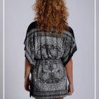 Blusa con cinturón y piedras