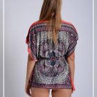 Blusa con cinturón y piedras